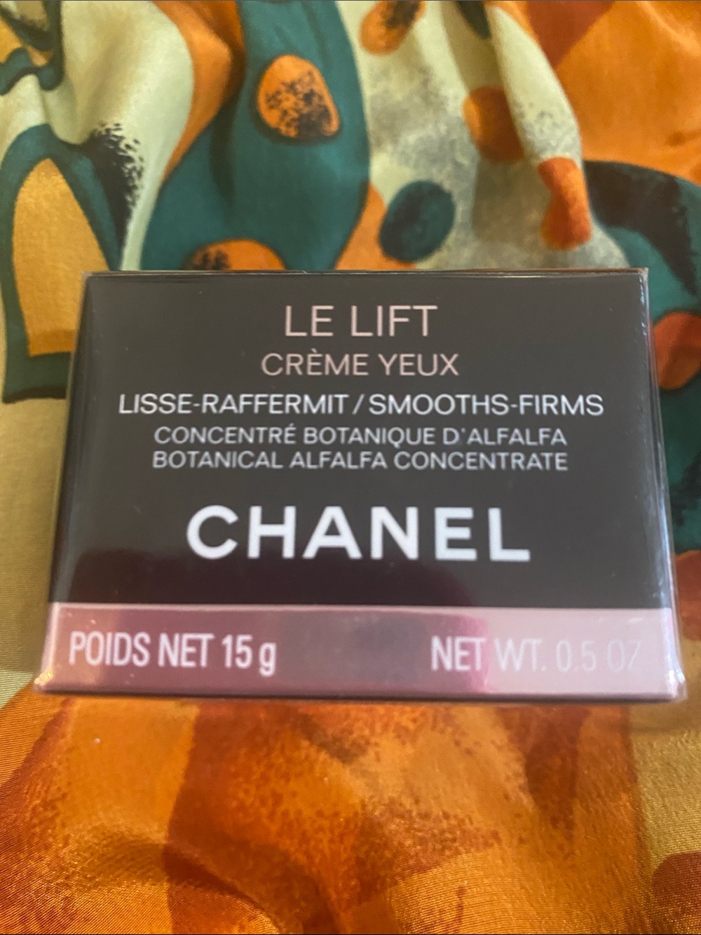 CHANEL Le Lift Crème Yeux Eye Cream - Black & Pink
